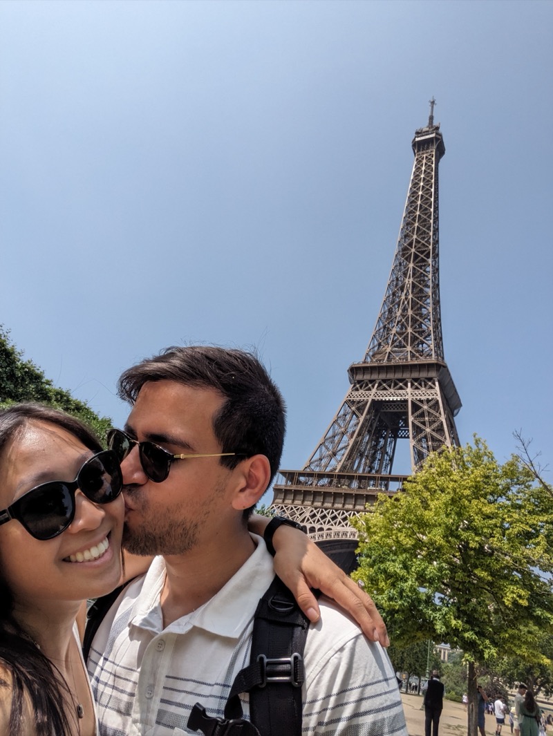 paris-kiss